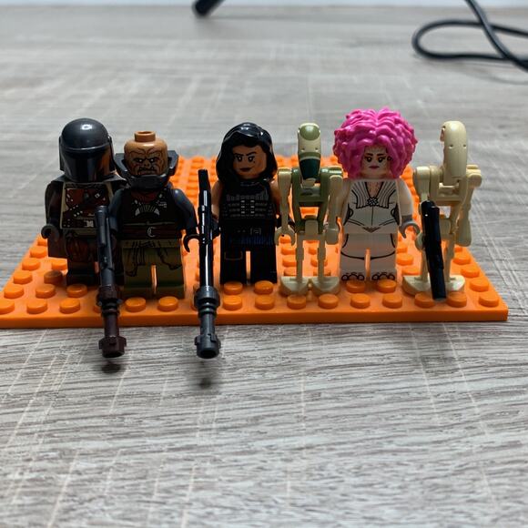 LEGO Star Wars Minifigure Lot The Mandalorian Battle Droid Cara Dune - Picture 1 of 4